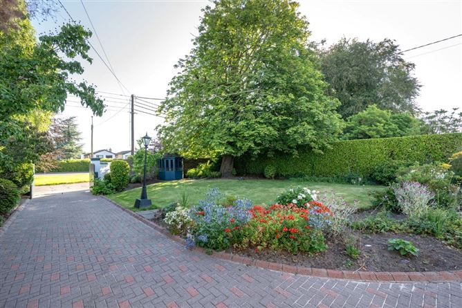 https://photos-a.propertyimages.ie/media/0/9/6/5014690/489378fd-152f-41d0-8603-6578e5a31877_l.jpg