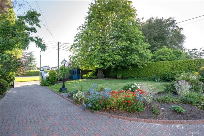 https://photos-a.propertyimages.ie/media/0/9/6/5014690/ddc9dad6-eba6-4965-b175-ca69ff5a1d41_l.jpg
