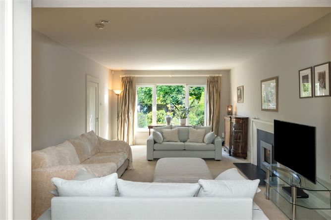 https://photos-a.propertyimages.ie/media/0/9/6/5014690/489378fd-152f-41d0-8603-6578e5a31877_l.jpg