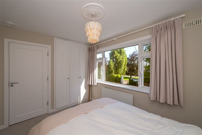 https://photos-a.propertyimages.ie/media/0/9/6/5014690/489378fd-152f-41d0-8603-6578e5a31877_l.jpg