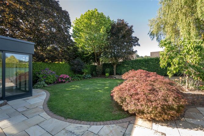 https://photos-a.propertyimages.ie/media/0/9/6/5014690/489378fd-152f-41d0-8603-6578e5a31877_l.jpg