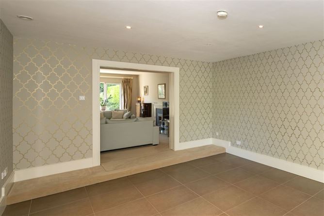 https://photos-a.propertyimages.ie/media/0/9/6/5014690/489378fd-152f-41d0-8603-6578e5a31877_l.jpg
