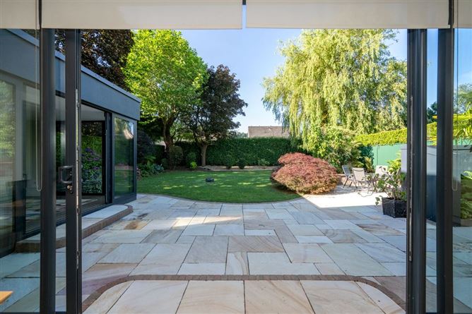 https://photos-a.propertyimages.ie/media/0/9/6/5014690/489378fd-152f-41d0-8603-6578e5a31877_l.jpg