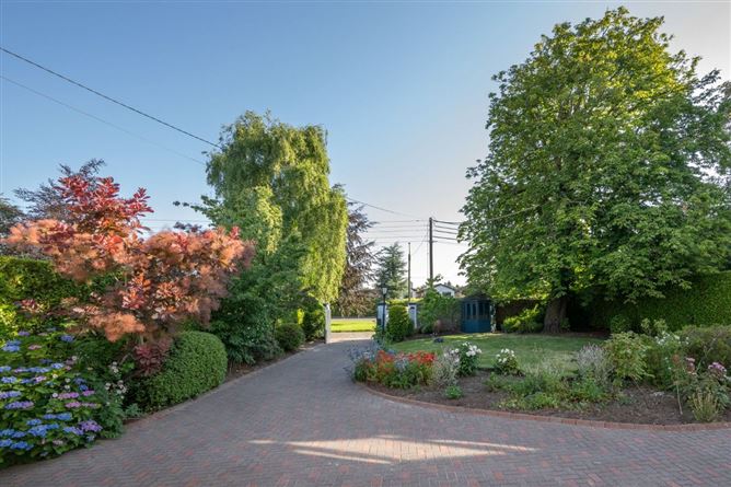 https://photos-a.propertyimages.ie/media/0/9/6/5014690/489378fd-152f-41d0-8603-6578e5a31877_l.jpg