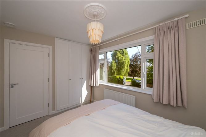 https://photos-a.propertyimages.ie/media/0/9/6/5014690/ddc9dad6-eba6-4965-b175-ca69ff5a1d41_l.jpg