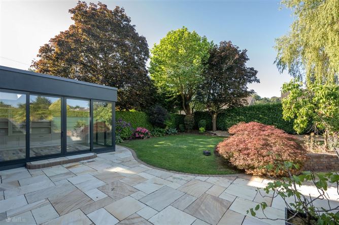 https://photos-a.propertyimages.ie/media/0/9/6/5014690/ddc9dad6-eba6-4965-b175-ca69ff5a1d41_l.jpg
