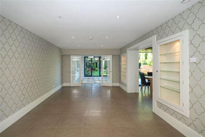 https://photos-a.propertyimages.ie/media/0/9/6/5014690/489378fd-152f-41d0-8603-6578e5a31877_l.jpg