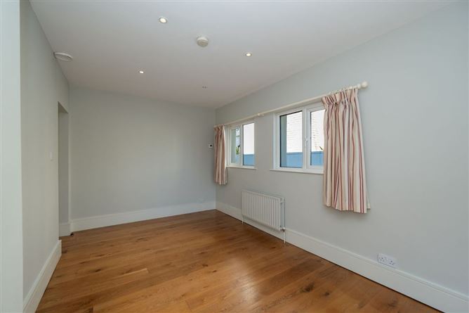 https://photos-a.propertyimages.ie/media/0/9/6/5014690/489378fd-152f-41d0-8603-6578e5a31877_l.jpg