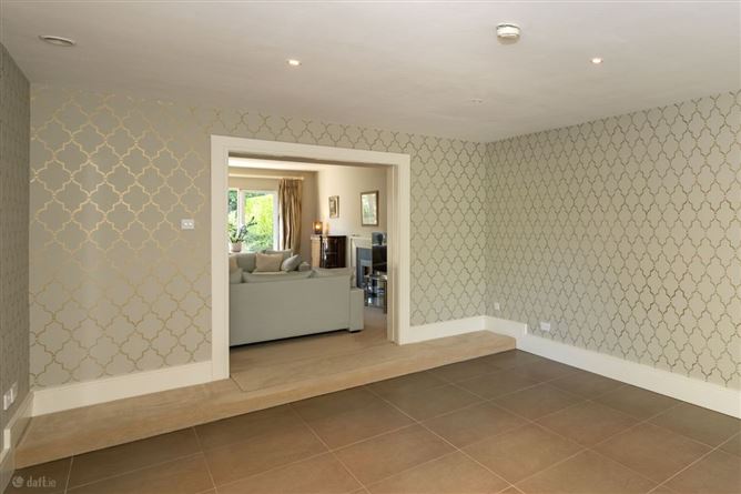 https://photos-a.propertyimages.ie/media/0/9/6/5014690/ddc9dad6-eba6-4965-b175-ca69ff5a1d41_l.jpg