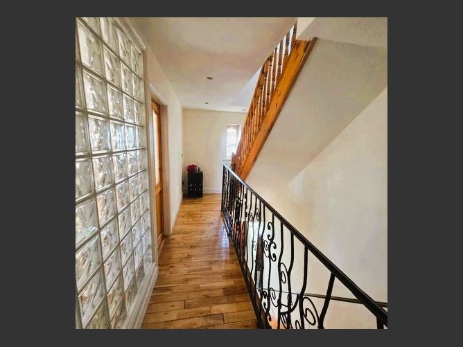 Photo 11 of 18 — 5 Ceol Na HAbhainn,Bridge Street, Ballineen, Cork