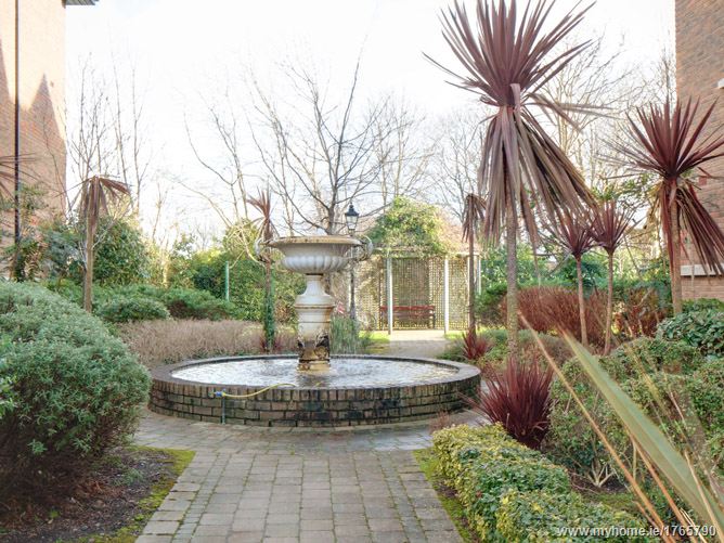 24 Woodview, Mount Merrion Avenue, Blackrock, County Dublin