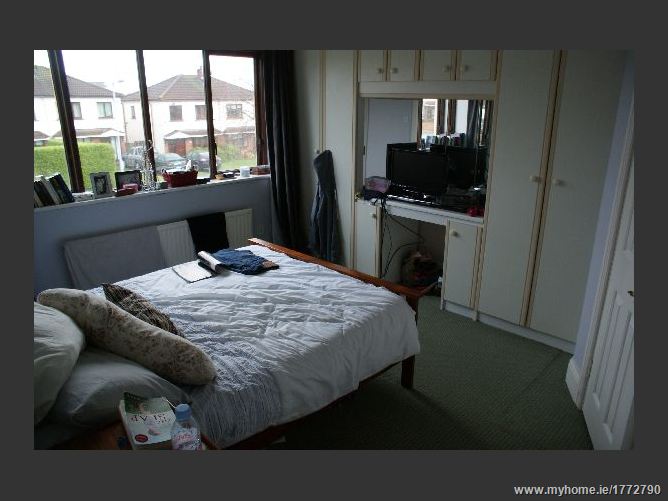 Photo 8 of 11 — 13 Mount Eagle View, Leopardstown, Dublin 18