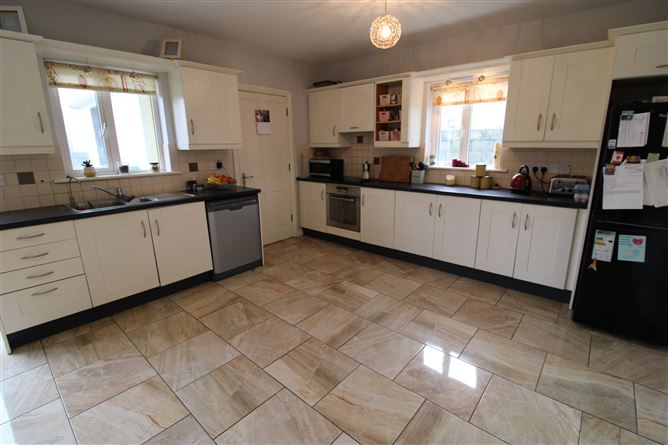 17 Castlegrounds, Corofin, Co. Galway