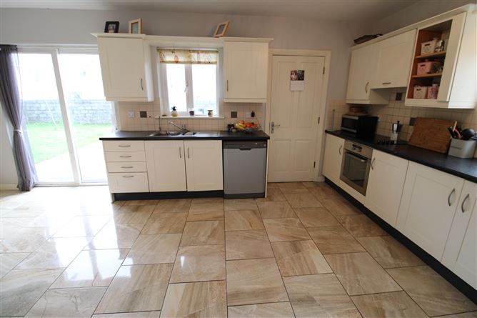 17 Castlegrounds, Corofin, Co. Galway