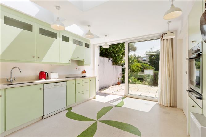 7 Lea Crescent, Sandymount, Dublin 4