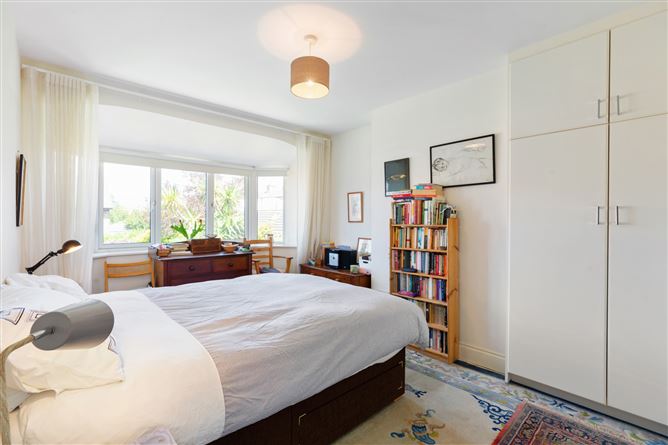 7 Lea Crescent, Sandymount, Dublin 4