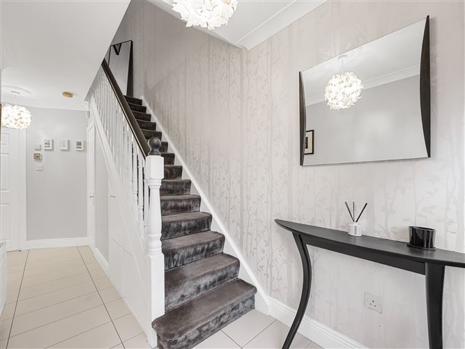 35 The Drive, Earls Court, Kill, Kildare