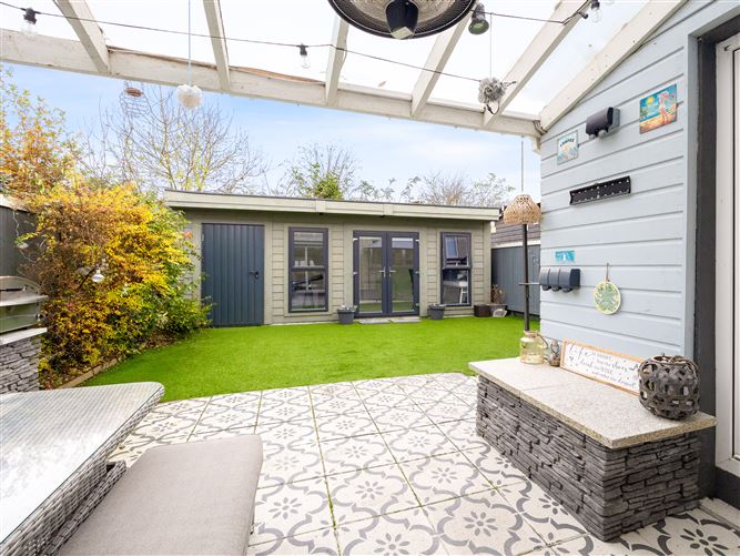 35 The Drive, Earls Court, Kill, Kildare