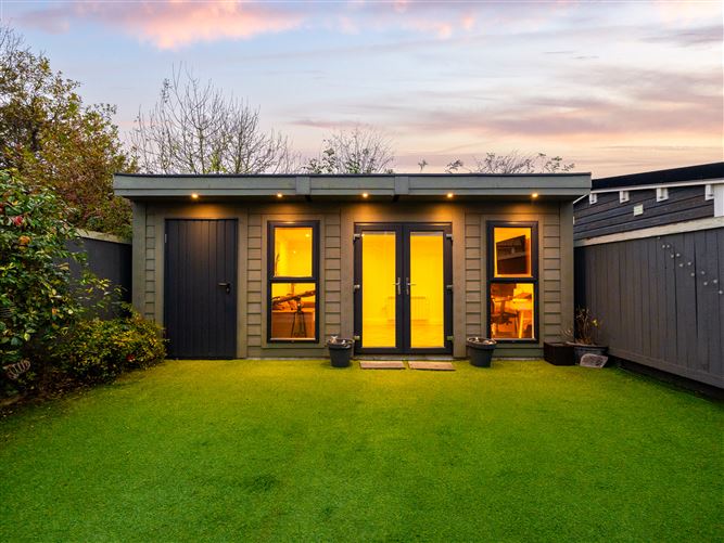 35 The Drive, Earls Court, Kill, Kildare