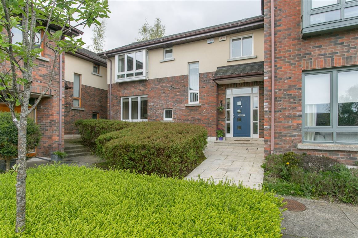 7 Belarmine Square, Stepaside, Dublin 18