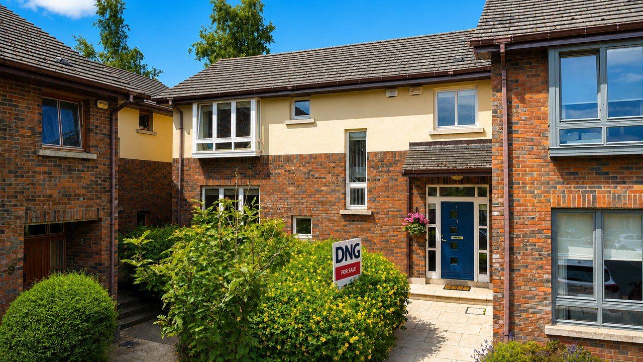 7 Belarmine Square, Stepaside, Dublin 18