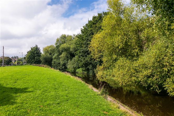 https://photos-a.propertyimages.ie/media/0/9/7/4999790/5e44f786-8863-4eff-8a24-e0f3f760eff0_l.jpg