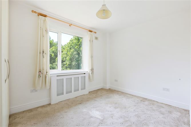 49 Ballintyre Grove, Ballinteer, Dublin 16