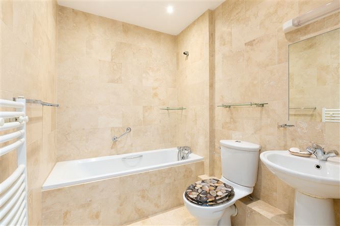 49 Ballintyre Grove, Ballinteer, Dublin 16