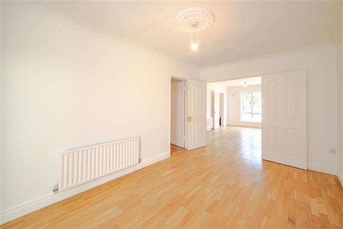 35 Oakdale Close, Ballycullen Road, Firhouse, Dublin