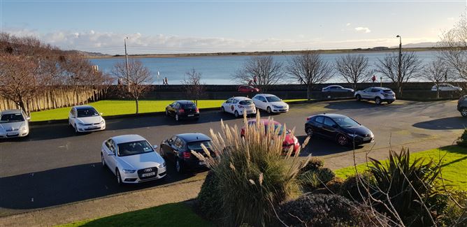 16 Mariners Court, Sutton, Dublin