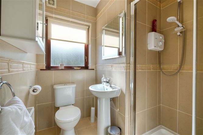 8 Errew Drive, Lough Rinn, Mohill, Co. Leitrim