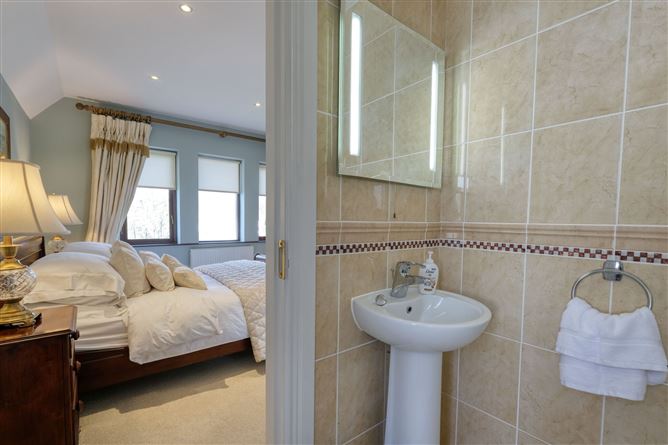 8 Errew Drive, Lough Rinn, Mohill, Co. Leitrim