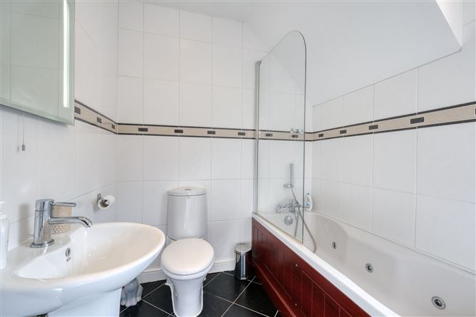 8 Errew Drive, Lough Rinn, Mohill, Co. Leitrim
