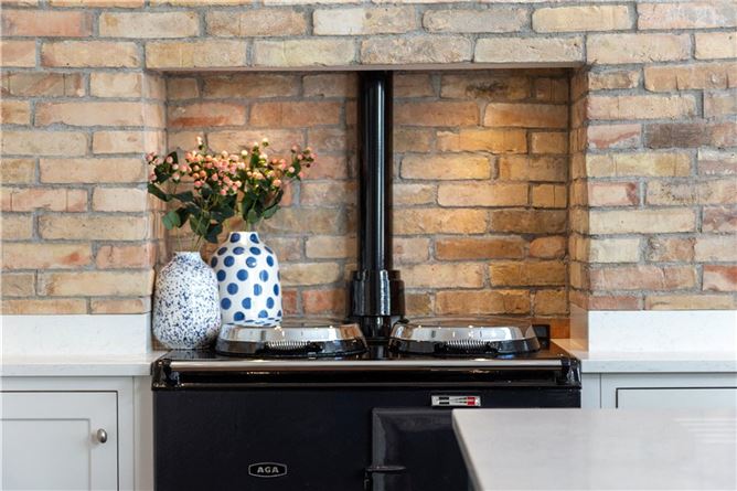 https://photos-a.propertyimages.ie/media/0/9/9/4923990/cdd8571a-37cb-4a4f-80ab-0778fcf2a271_l.jpg