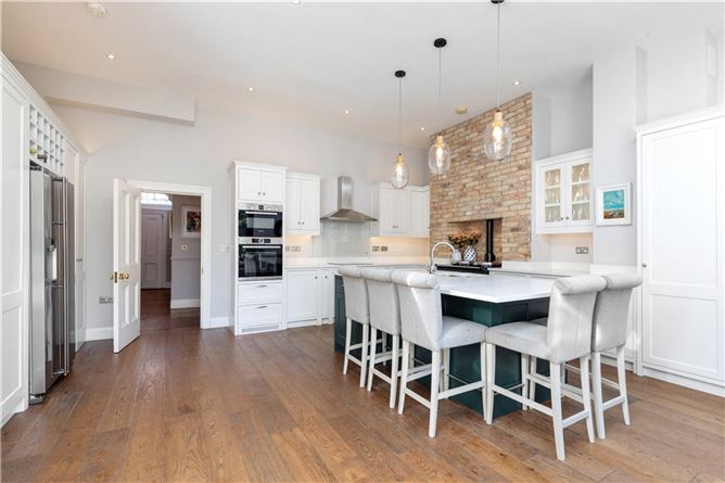 https://photos-a.propertyimages.ie/media/0/9/9/4923990/cdd8571a-37cb-4a4f-80ab-0778fcf2a271_l.jpg