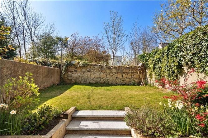 https://photos-a.propertyimages.ie/media/0/9/9/4923990/cdd8571a-37cb-4a4f-80ab-0778fcf2a271_l.jpg