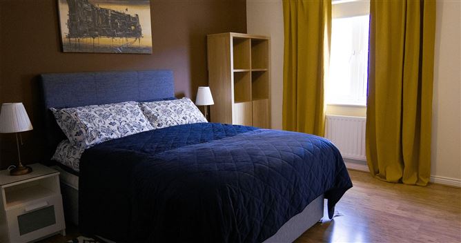 https://photos-a.propertyimages.ie/media/0/9/9/4950990/e8e3cf0d-0177-47e4-bfce-ecb1bed6f8a7_l.jpg