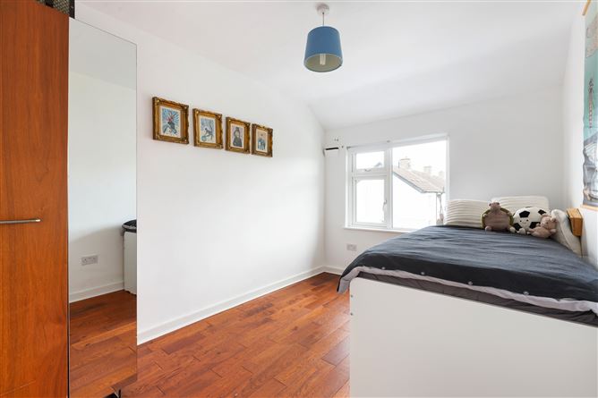 Photo 7 of 13 — 35 Loreto Crescent, Rathfarnham, Dublin 14