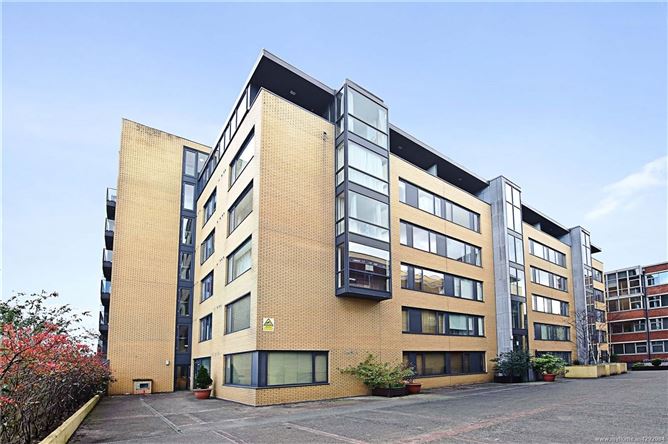 46 Longmeadows, Conyngham Road, Please Dublin 8