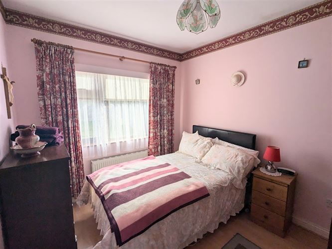 4 Clonaslee, Nenagh, Co. Tipperary
