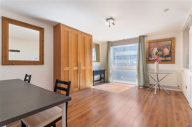 54 Rowan House, Mespil Estate, Sussex Road, Dublin 4