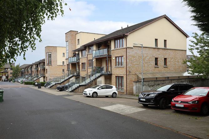 4 Belarmine Place, Stepaside, Dublin 18