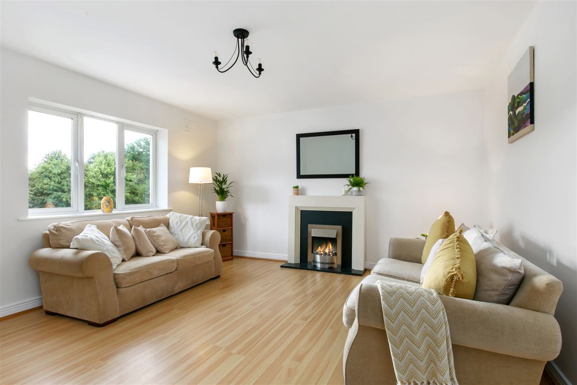 8 Fforster Crescent, Lucan, Co. Dublin Sherry FitzGerald Lucan