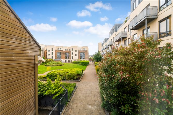 2 Compass Court North, Royal Canal Park, Dublin 15