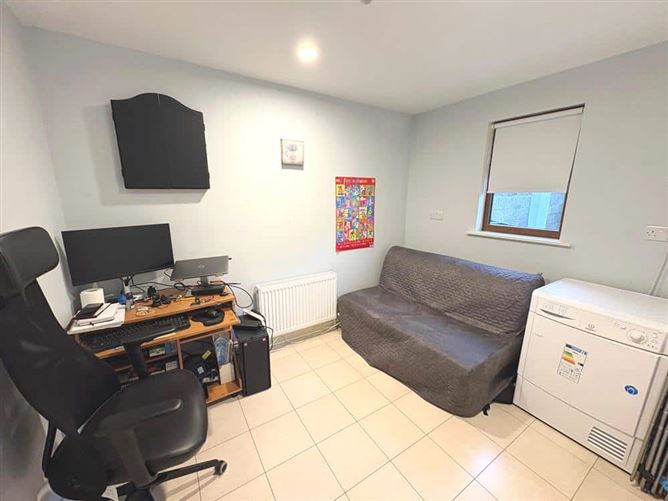 2 Woodvale Avenue, Clonsilla, Dublin 15, D15 R81P