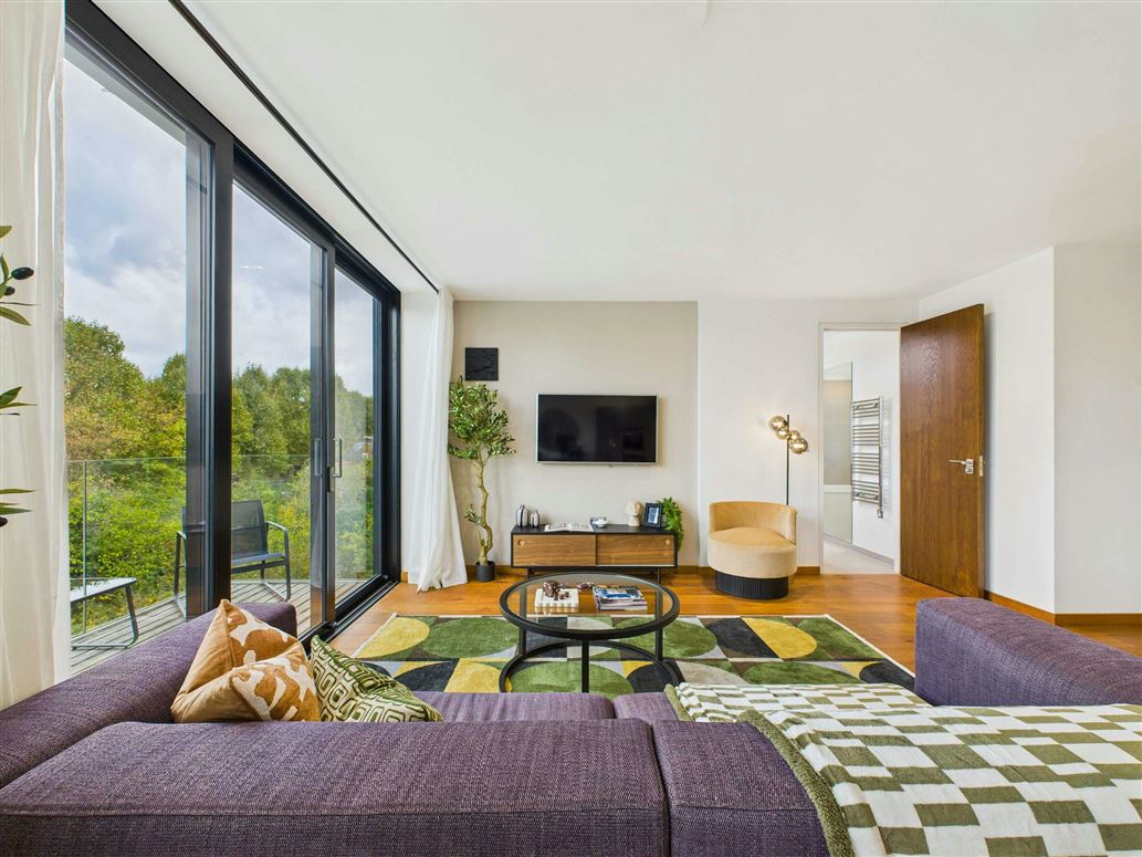 Midnight Hour,London,Greater London,United Kingdom