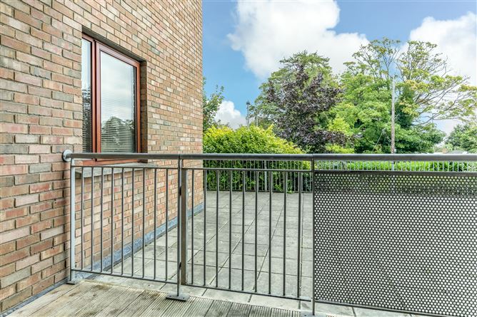 1 Marlay House, Taylors Hill, College Road, Rathfarnham, Dublin 16