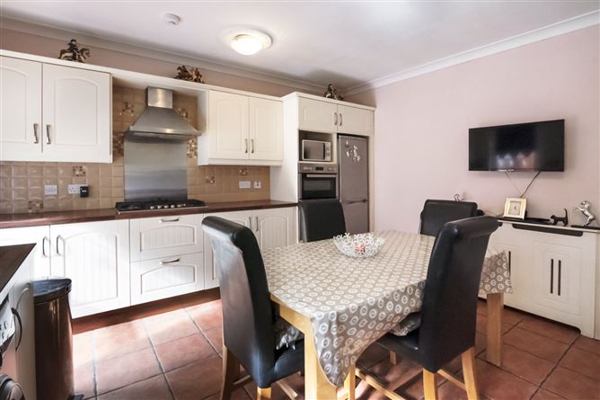 7 Coombe Court, Dublin 8