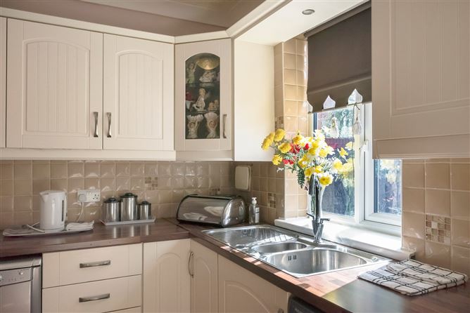 7 Coombe Court, Dublin 8