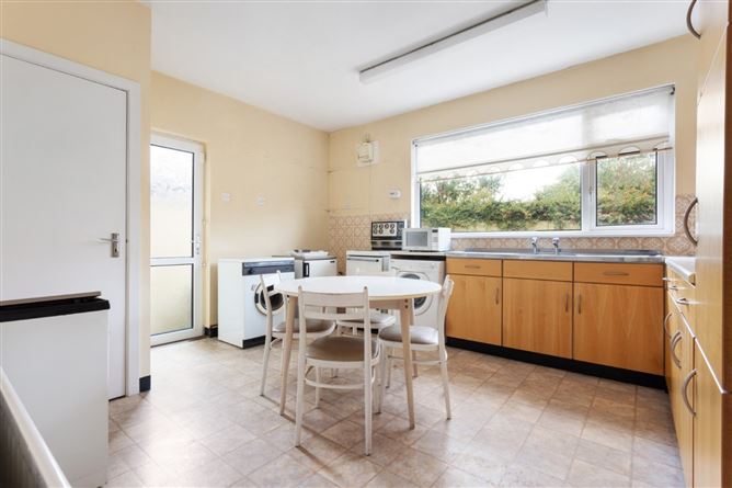 13 Marine Court, Sandycove, Co. Dublin